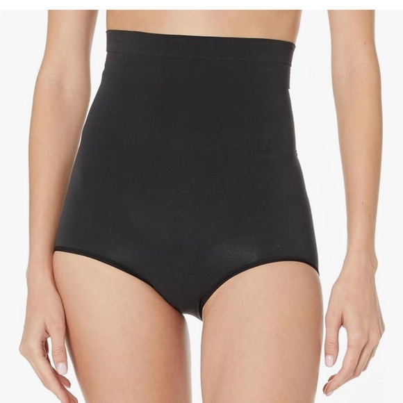 Large Spanx higher power panties - Picture 3 of 4